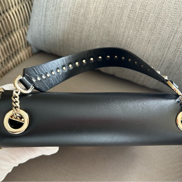 🔥 RARE Valentino Rockstud shoulder / crossbody bag in black & gold hardware - Picture 11 of 17